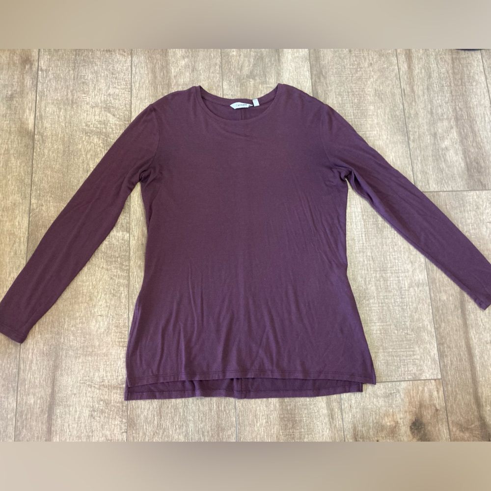 Athleta women’s M long sleeve long top